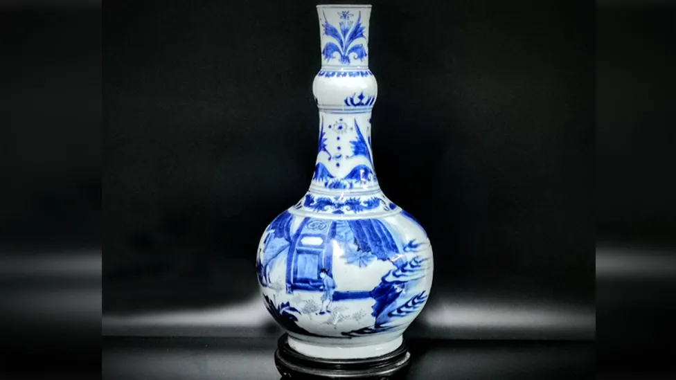 Unexpected Treasure: Vase Sells for £4,000